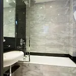Lumen Louvre 4* Parigi