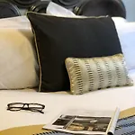 Lumen Louvre Hotel Parigi