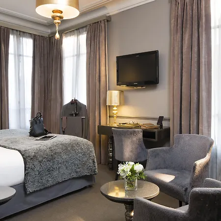 Lumen Louvre 4*