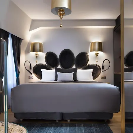 Lumen Louvre Hotel